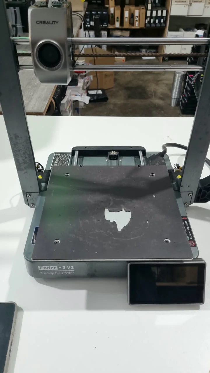 Ender 3 V3 - USADA EN BUEN ESTADO | DETALLE EN LA CAMA NO AFECTA FUNCIONAMIENTO | 220X220X250 Impresora 3D FDM Creality 30 dias de garantia 