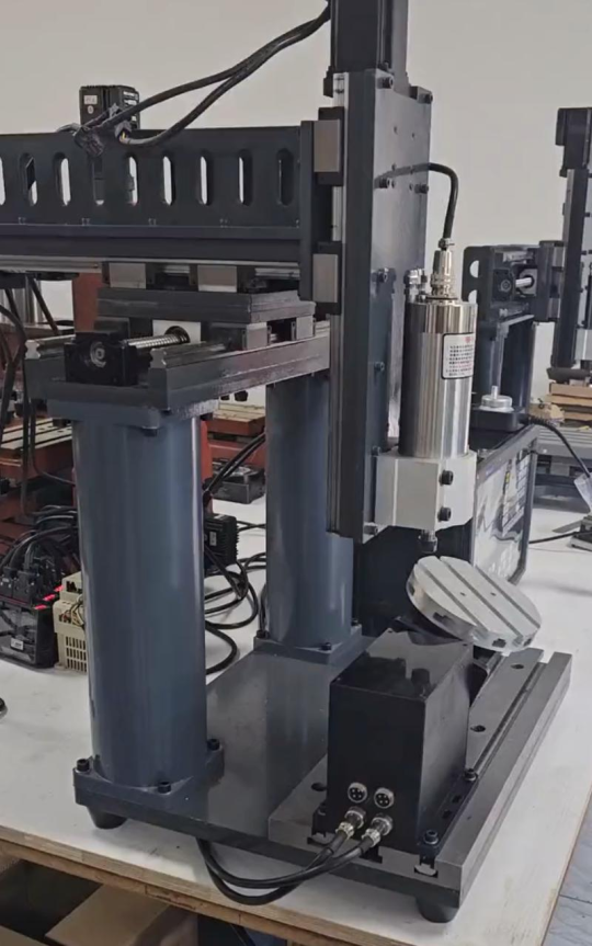 CNC 5 EJES 350 x 230 x 230mm SIMULTÁNEOS SERIE  FRESADO Y GRABADO - MODELO GDZ01-3523-5-2