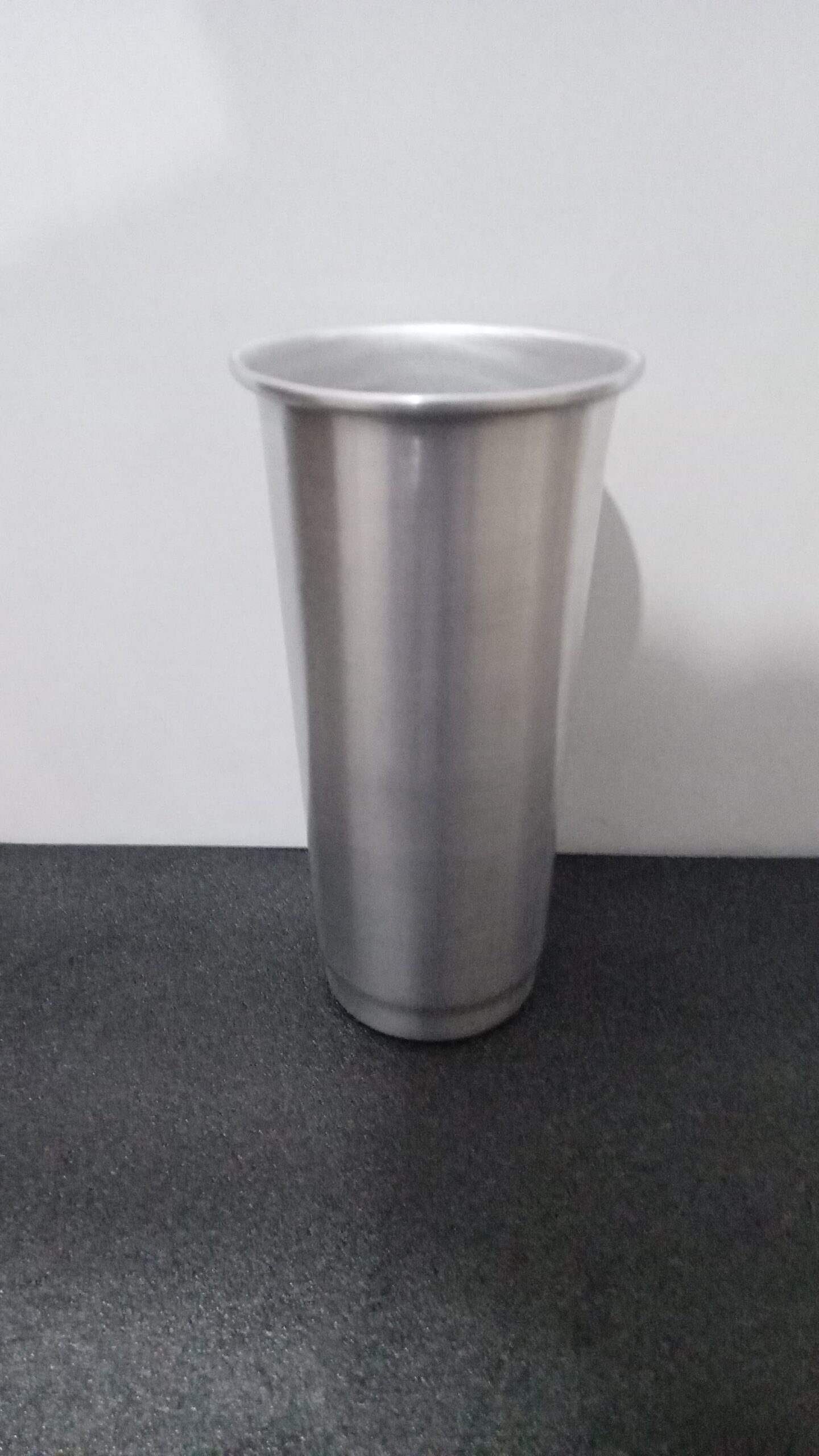 MOD2 1L ALTO VASO ALUMINIO SIN STL (SOLO VASO DE ALUMINIO SIN PIEZAS IMPRESAS) 10.4 (diametro superior) - 7 (diametro inferior) - 20 (altura),(LAS MEDIDAS PUEDEN VARIAR)