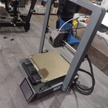 Ender 3 V3 USADA MUY BUENA 220X220X250 Impresora 3D FDM Creality 30 dias de garantia